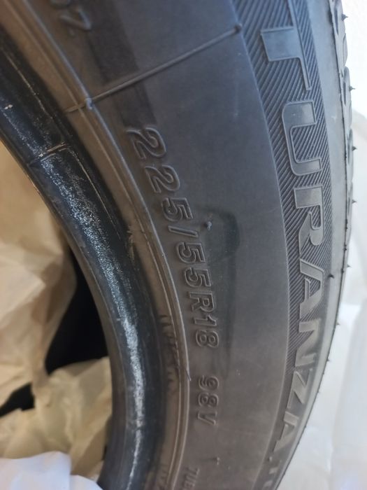 ATENÇÃO PARA DESPACHAR Pneu usado bom relevo Bridgestone 225/55 R18 96