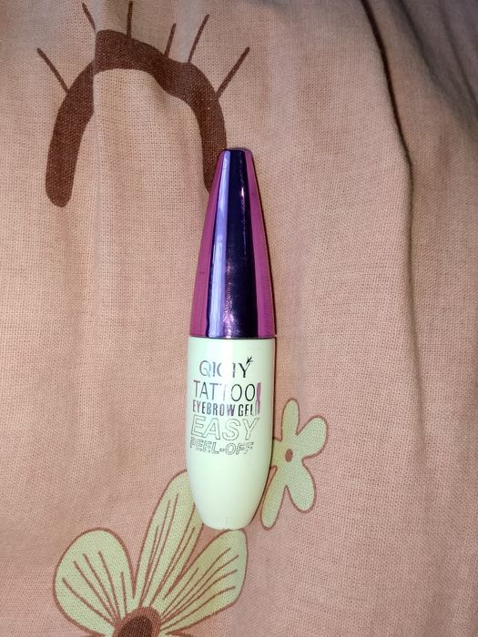 краска для бровей,коричневого цвета, хорошо держится