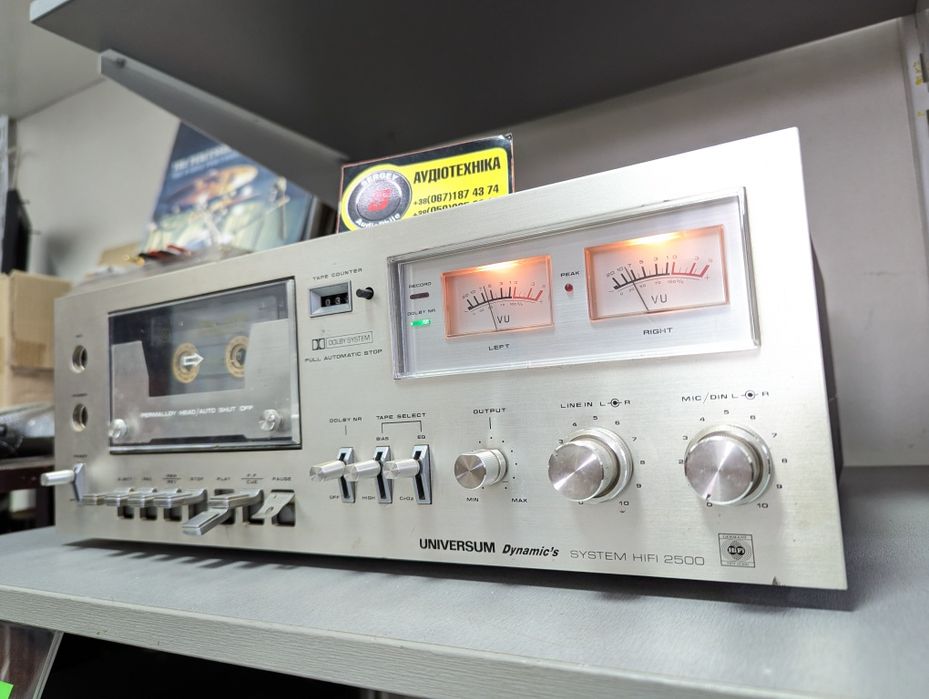 Universum CT-3298. Stereo Cassette Deck. Вага 8 кг. Германія.