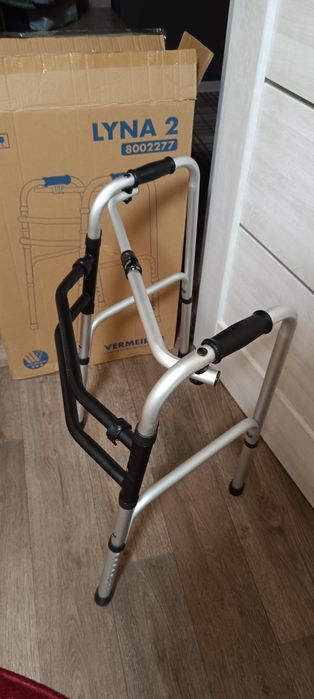 Ходунки для дорослих крокуючі