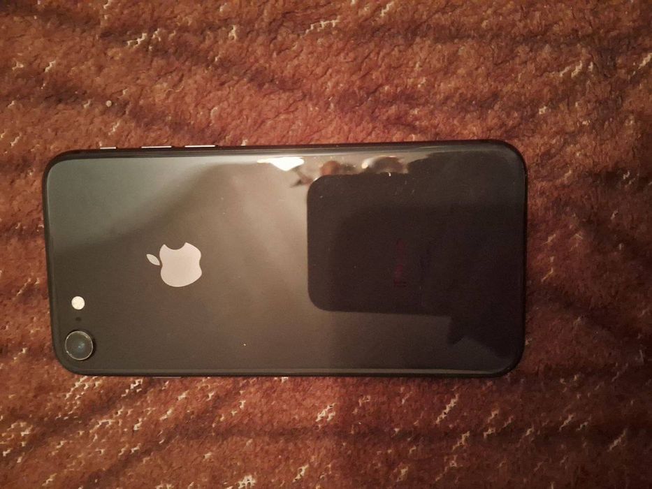iPhone 8 в хорошом стані