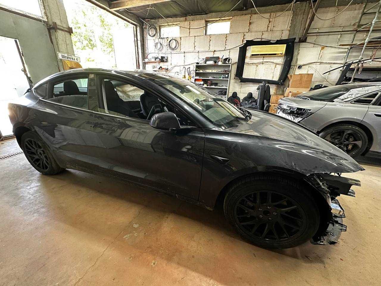 Розбираємо Tesla Model 3 Highland 2024 року задній привід
