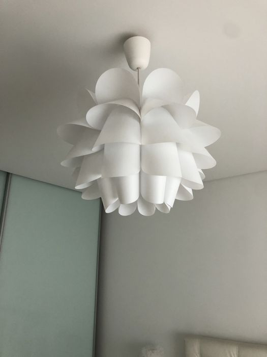 Candeeiro branco ikea