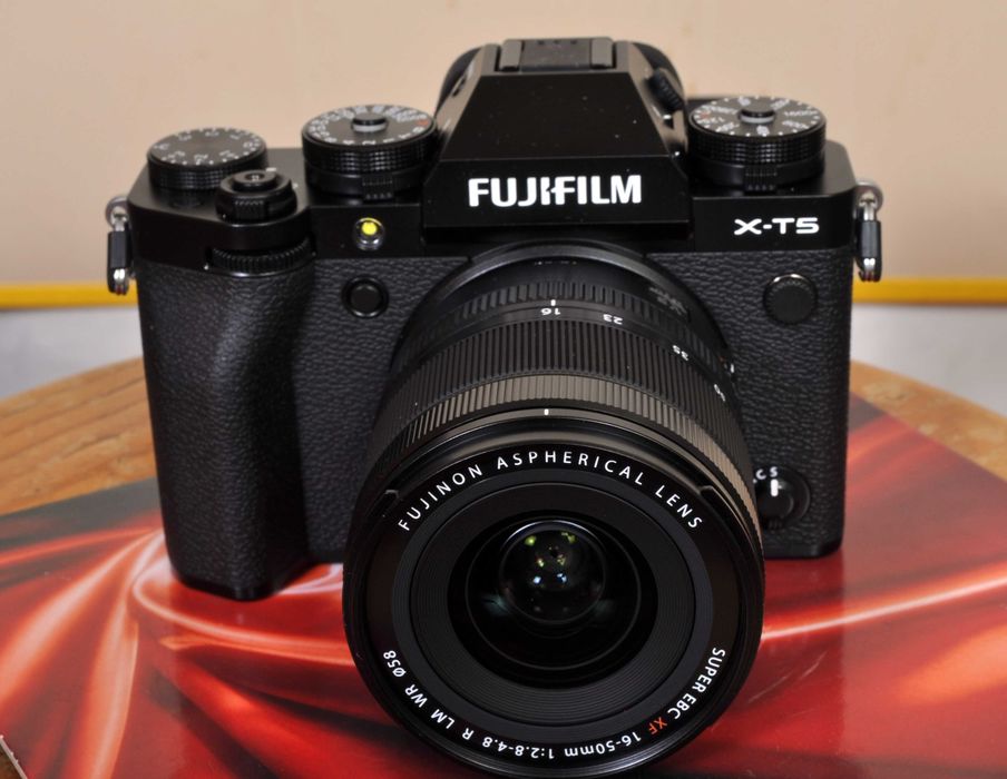 Fuji X-T5 + XF 16x50 F: 2.8-4.8 WR + Bateria extra. Novo, fatura, gar