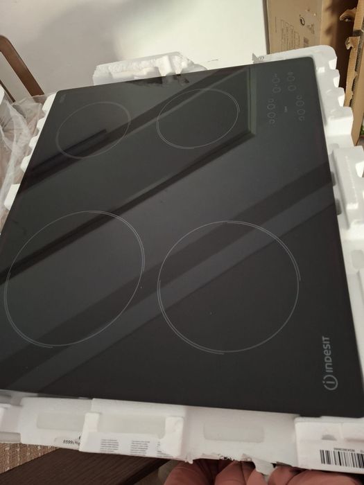 Placa de indução Indesit RI 161 C