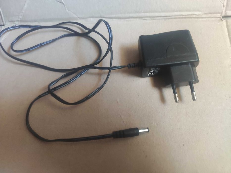 Блок питания 12 вольт, 1 Ампер.