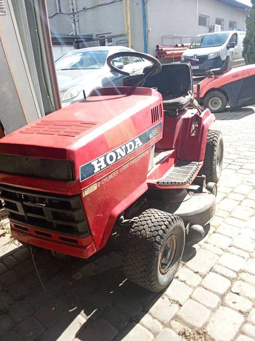 газонокосарка трактор Хонда Honda  HT3813