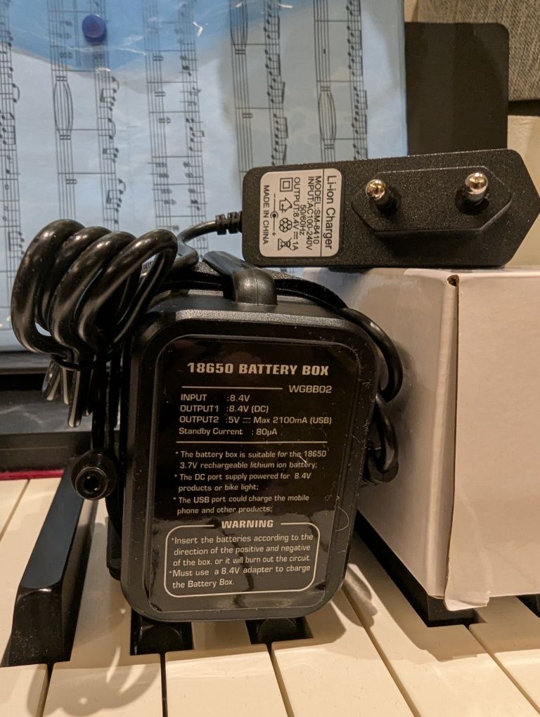 Водопроницаемый Батарейный Блок под 6 акум. 18650 с кабелем USB DC 8.4