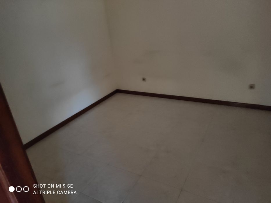 Vendo T1+1 em Gaia com 103m2