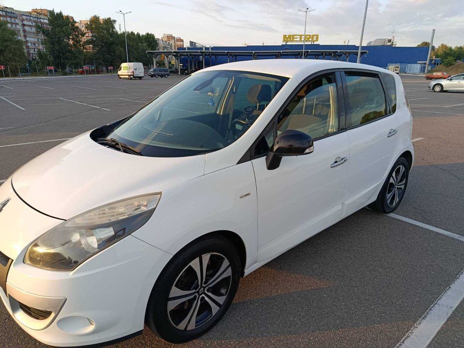 Renault Scenic 2011 Рено Сценик 3 (III покоління) 1.9 dCi MT 130 к.с