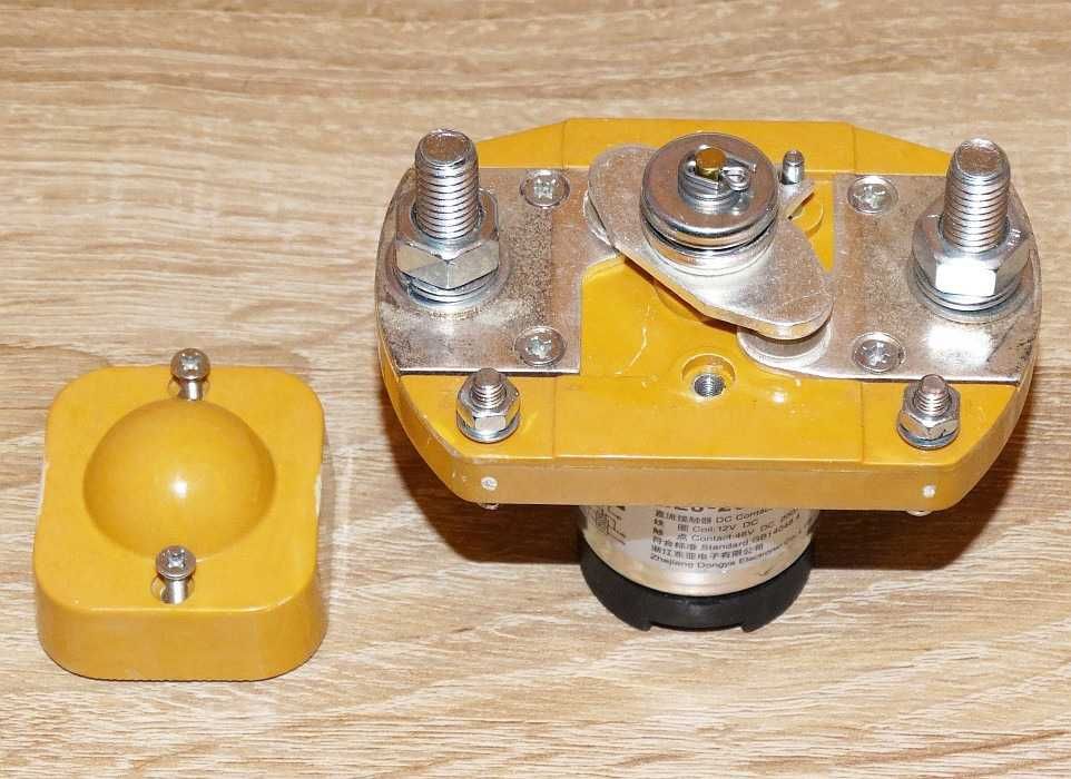 Stycznik jednobiegunowy prądu stałego typu ZLJ-200A/12 200 A / 48 V DC