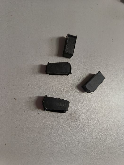 Nowa guma odboju mocowania stopki pasażera Romet wsk