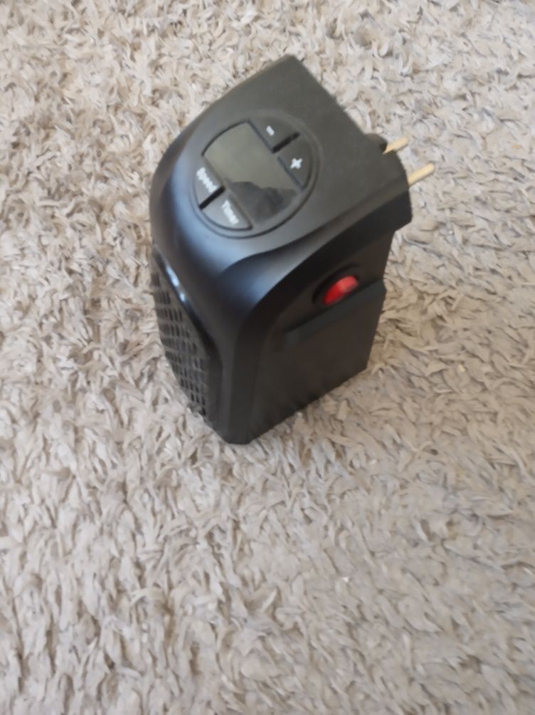 Mini grzejnik elektryczny.