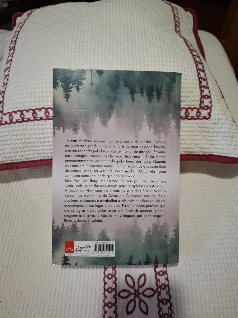 Livro "Crença" de Penelope Douglas