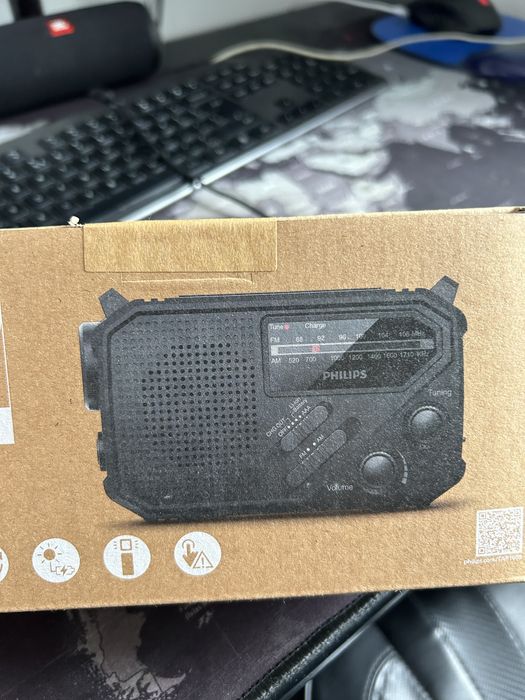 Radio przenośne PHILIPS TAR1609 Latarka SOS alarm Powerbank Solarne