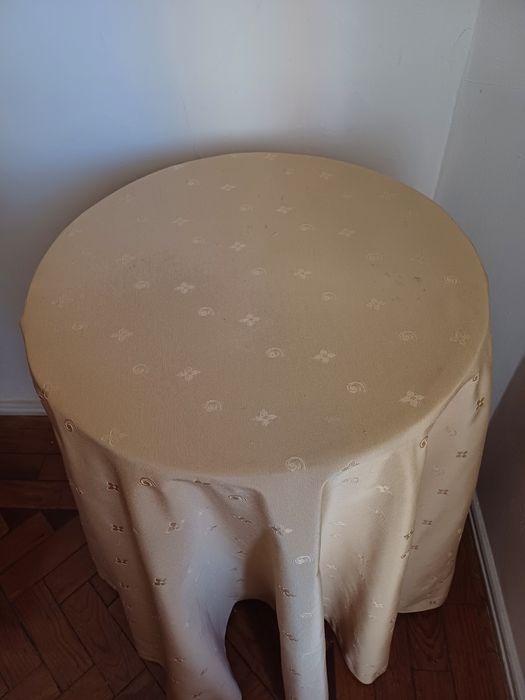 Mesa de apoio em madeira + Camilha Vintage