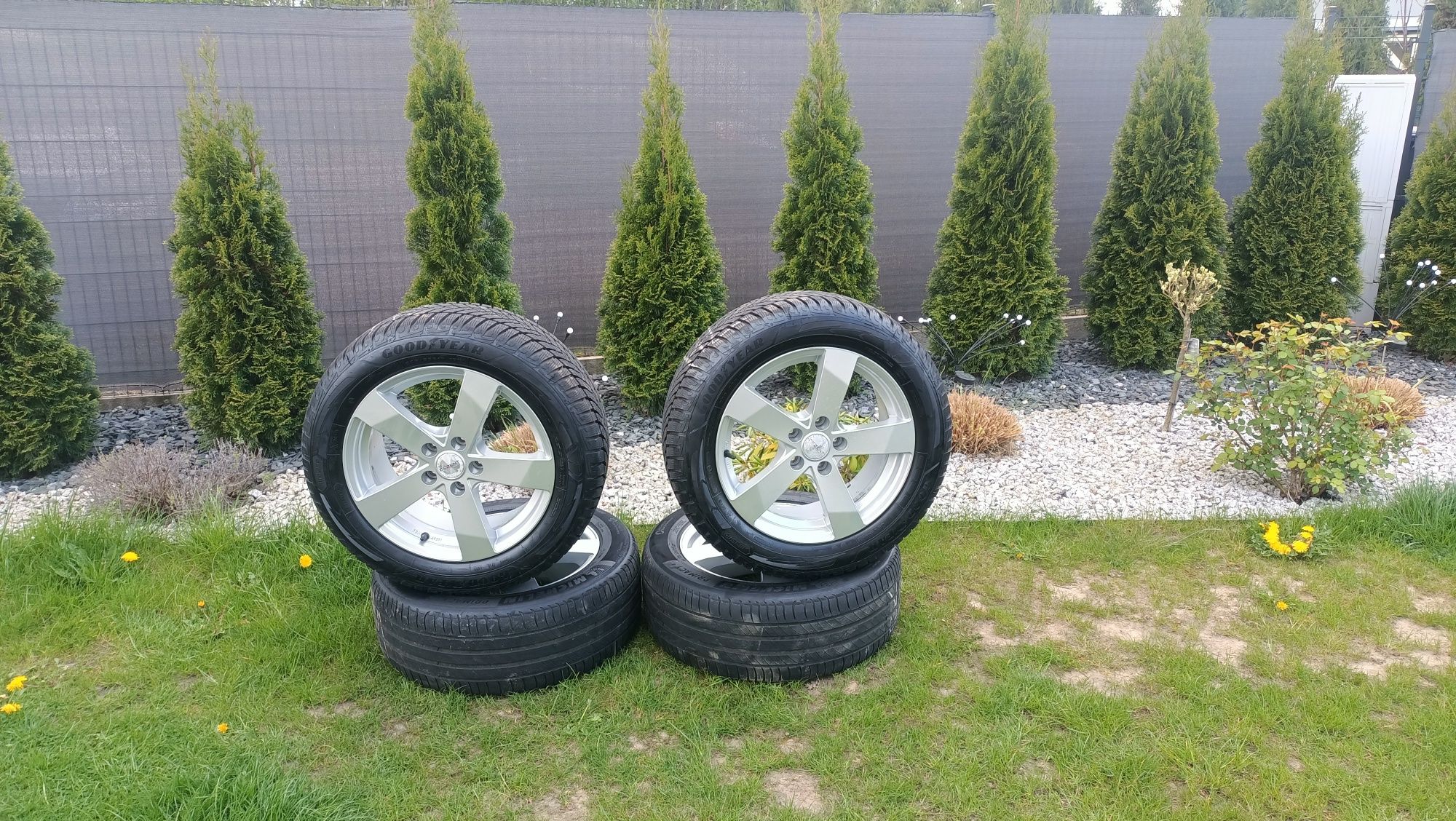 Koła zimowe felgi 17 5x114,3 et45 Mazda 6 Kia Hyundai  225/55/17 nowe