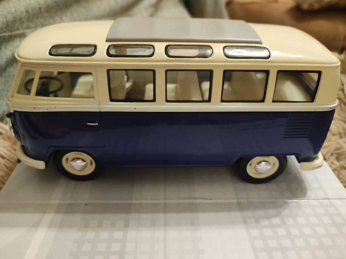 Модель машины 1962 Volkswagen classical bus