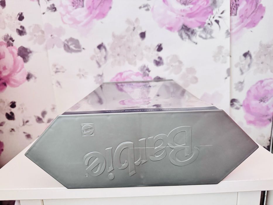 Lalka Barbie Millennium Princess Special Millennium Edition 2000