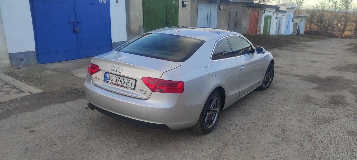 Audi a5 2013р 2.0 бензин