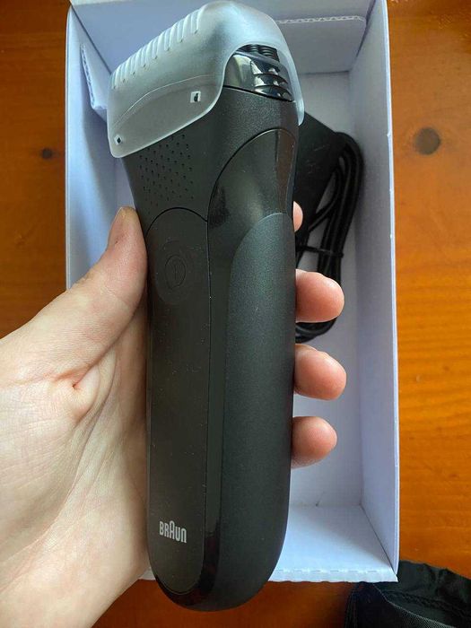 Електробритва Braun Series 3 Shave & Style 300BT