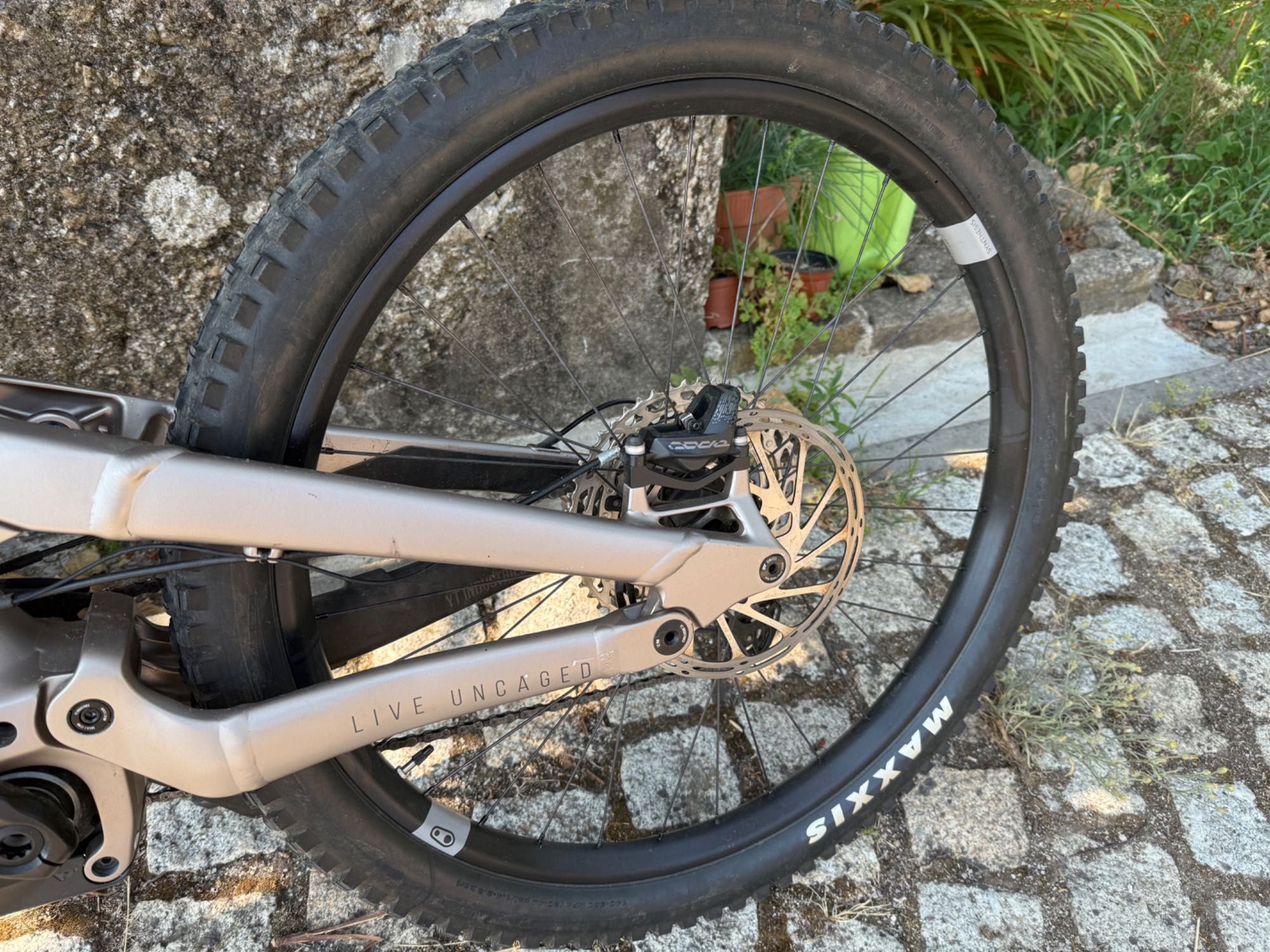 Bicicleta elétrica - YT Decoy MX Core 2 - Tamanho M