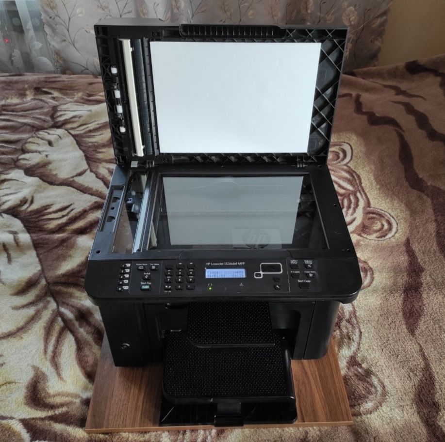 HP LaserJet Pro 1536dnf MFP принтер сканер ксерокс факс