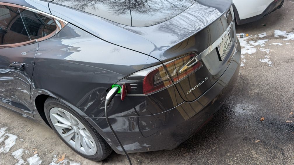 Tesla s rest 2016