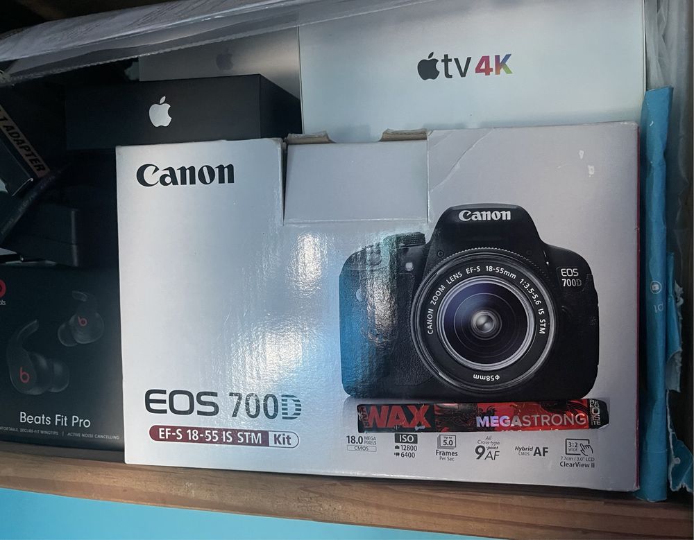 Canon 700D + kit