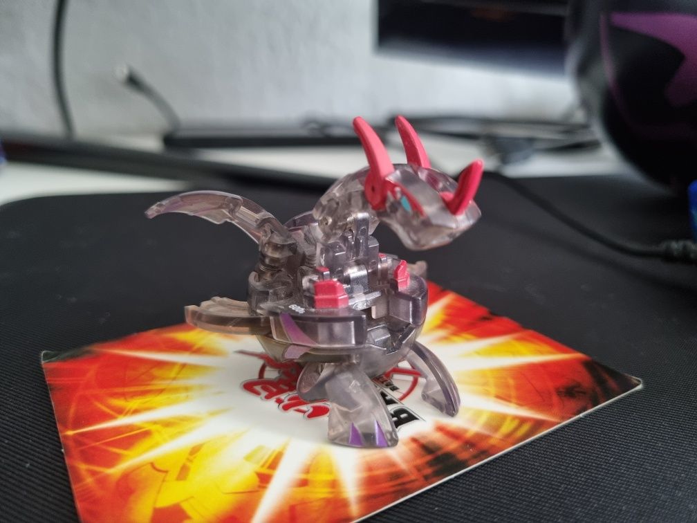 Bakugan B2 New Vestroia Translucent Darkus Neo Dragonoid