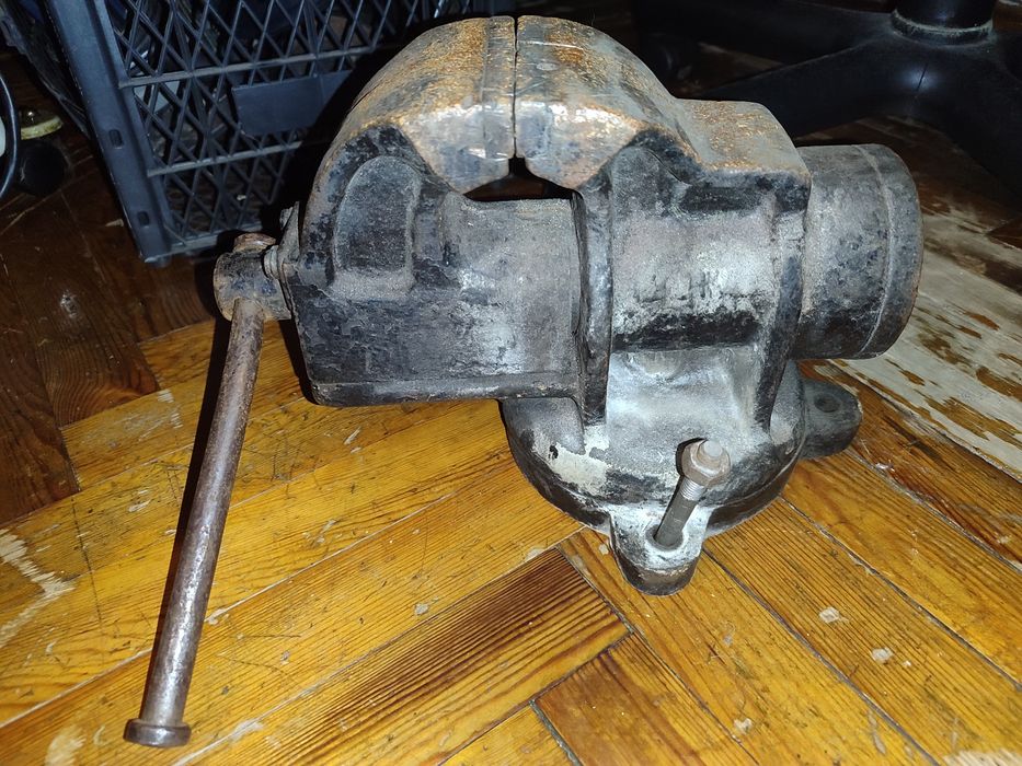 Тіски лещата сюсарні СССР великі