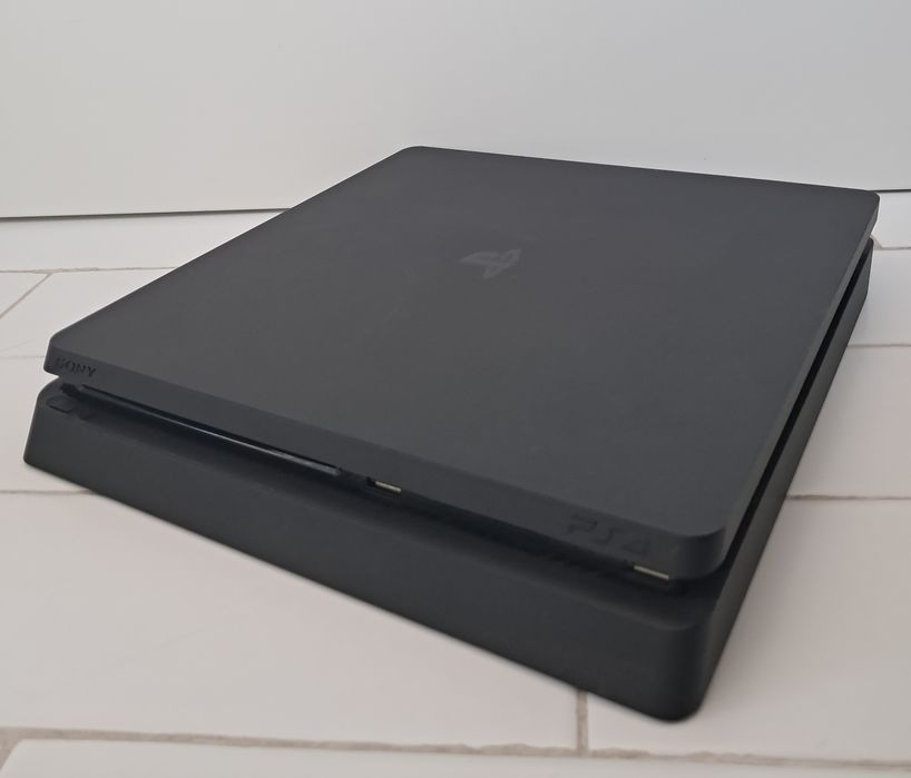 Playstation 4 slim 1 TB