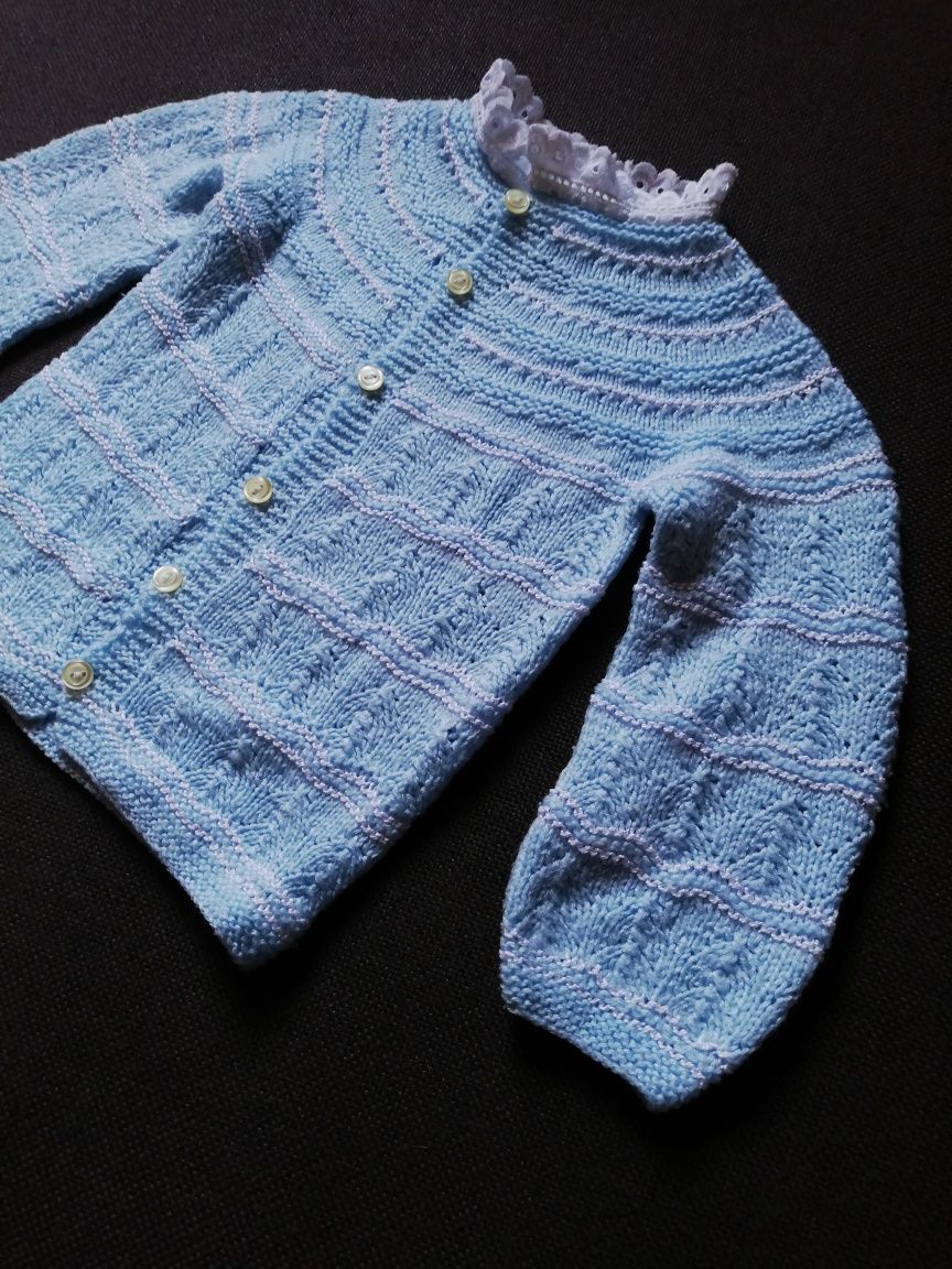 Niebieski sweterek sweter dziargany dla chłopca dziewczynki rozm 56 62