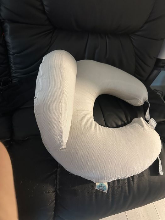 Подушка для годування