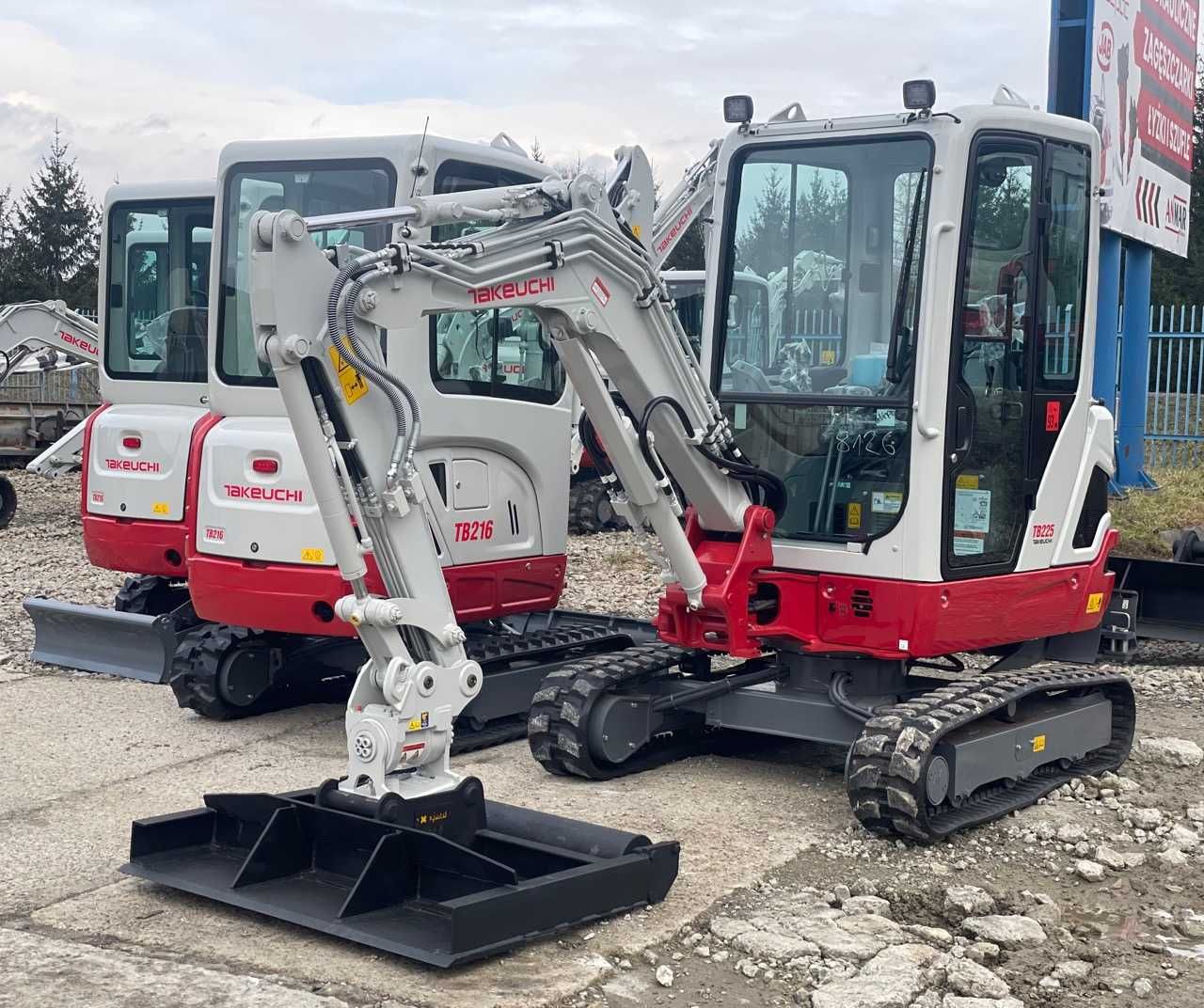 Japońska Minikoparka Takeuchi TB225 rozsuwane podwozie TB230/TB325R/