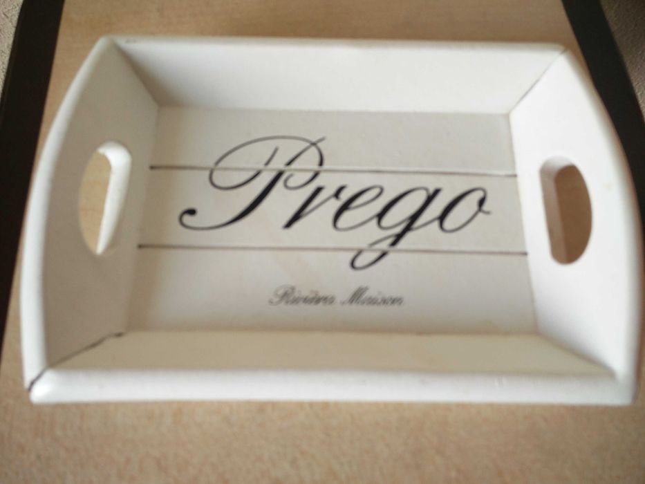 Pequena Bandeja Prego