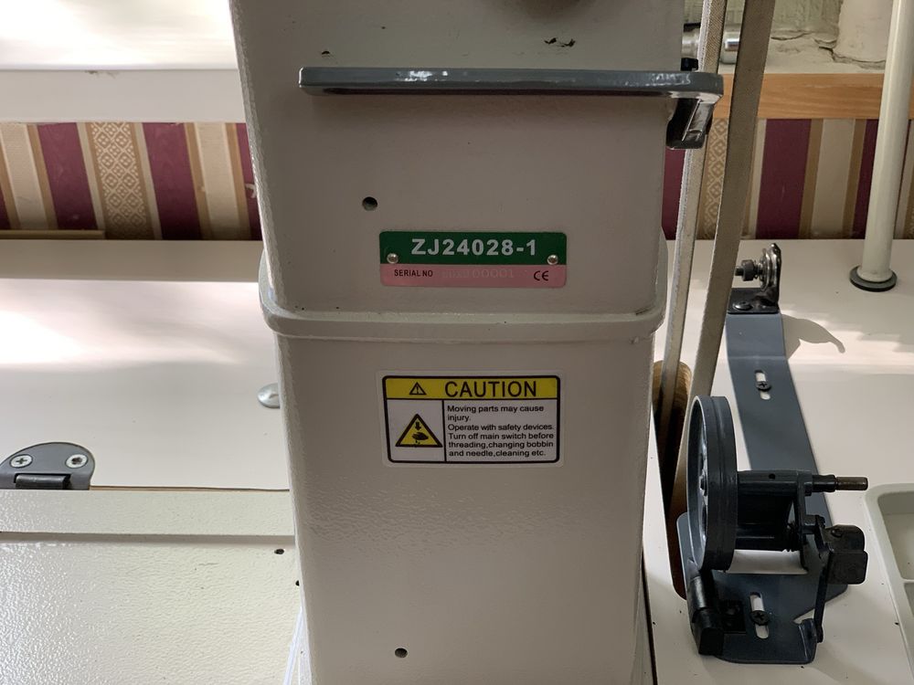 Колонкова швейна машина ZOJE ZJ24028-1