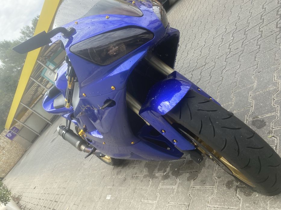 R1 de 2000 sem nada a fazer