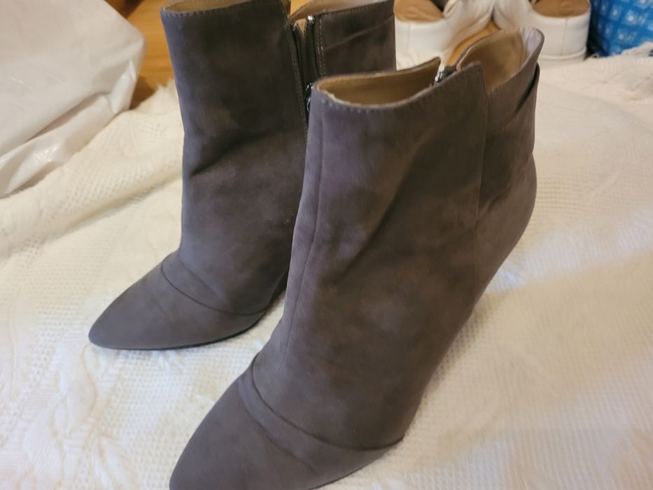 Женские демисезонные ботилльоны 38 р. Zara Tiafaluc.