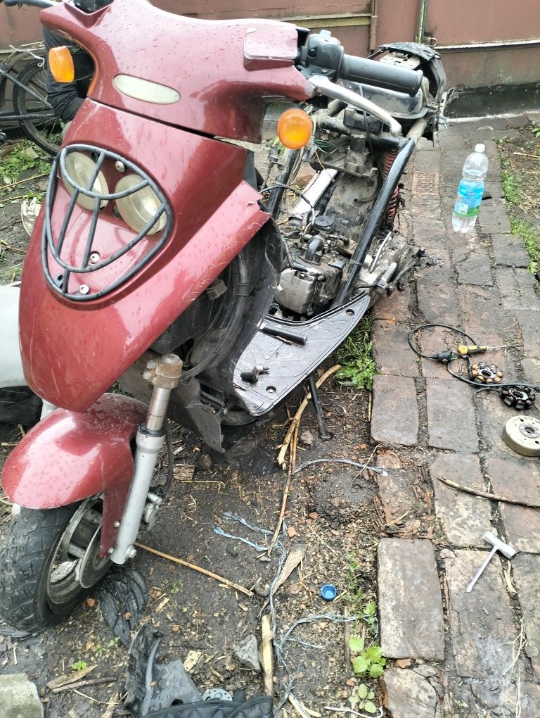 Продам скутер 4 тактний