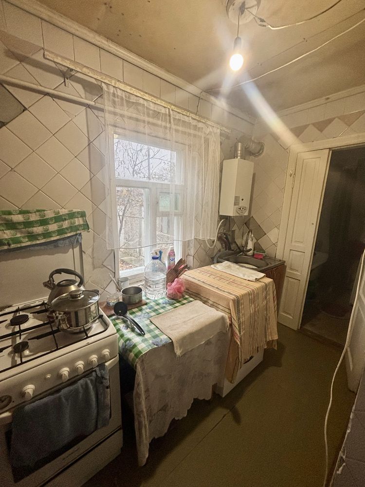 Продам два будинки в одному дворі Соляні