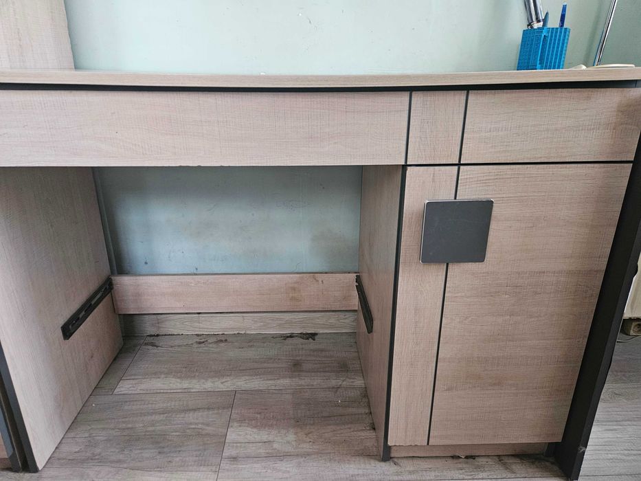 Biurko, fotel biurowy, ZA DARMO