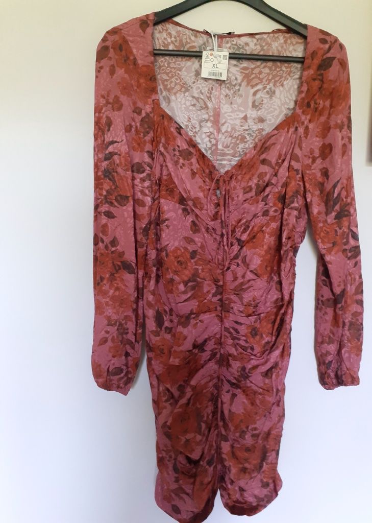 Sukienka Reserved XL nowa