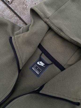 Nike tech fleece zip hoodie M
