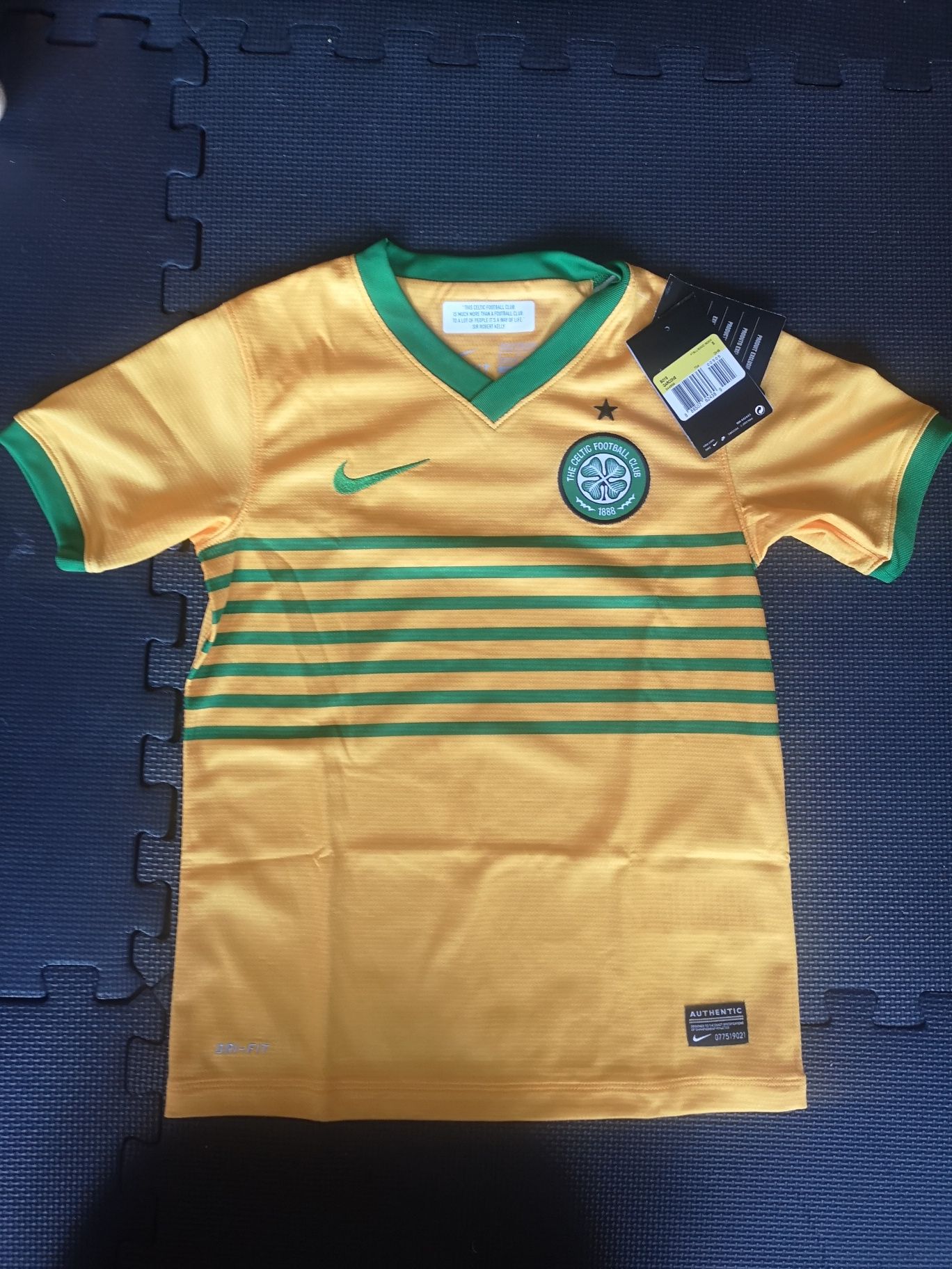 Camisola futebol Celtic Glasgow 9-10 anos tamanho S