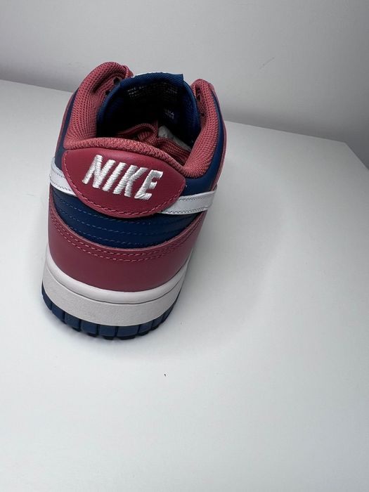 WMNS Nike Dunk Low