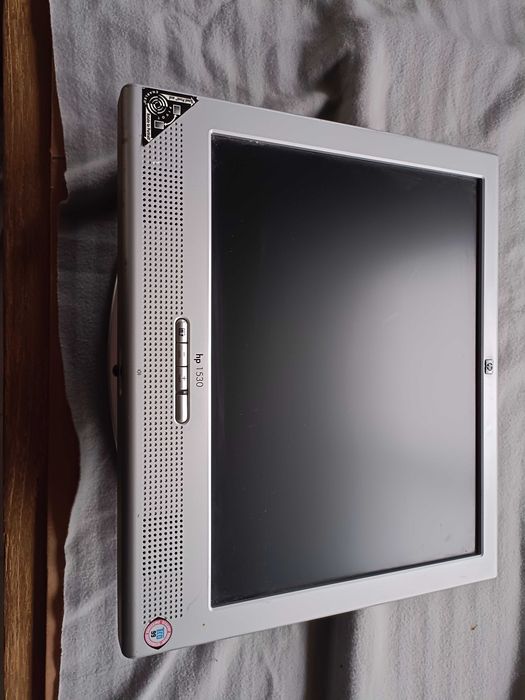Monitor HP 1530 15 cali