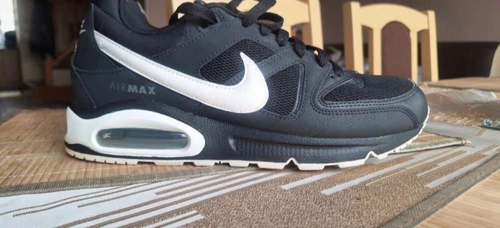 Nike air max commamd