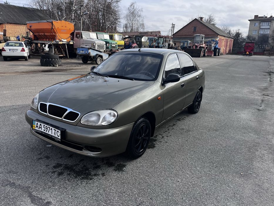 Автомобіль Daewoo Sens