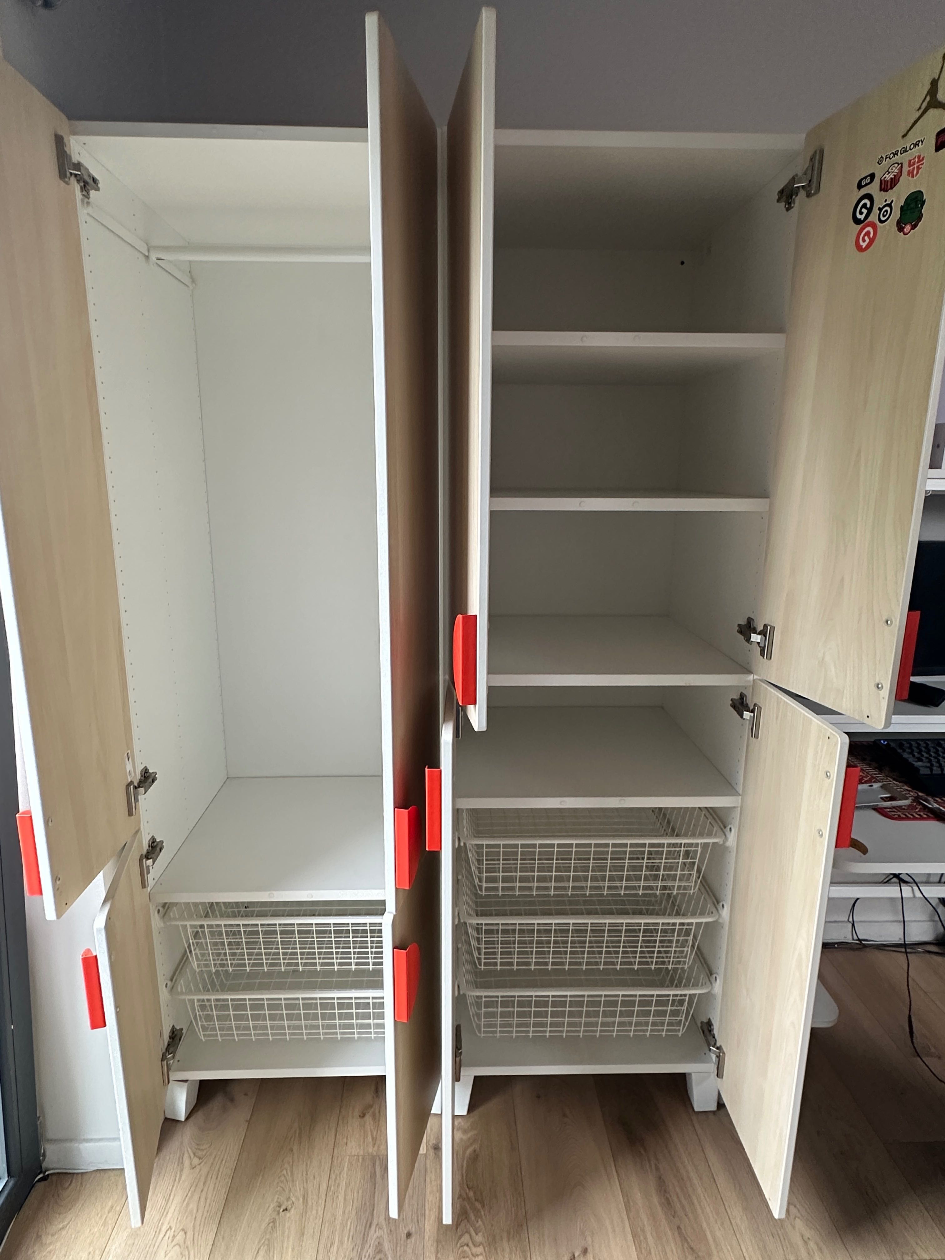 2 szafy IKEA do pokoju dziecięcego SMASTAD